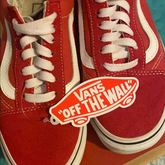 Red vans - Picture 3 of 3